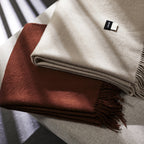Cozy And Elegant, This French-Style Wool Blanket Is Perfect for All Seasons, Ideal for Snuggling on The Sofa Or Using As a Light Cover in Air Conditioning
