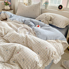 4pcs New Style Bedding, Cloud-Feel Crinkle Yarn Lace Design, Includes 1 Duvet Cover + 1 Flat Sheet + 2 Pillowcases, Fresh Country Style, Skin-Friendly and Breathable, Soft and Gentle, Printing and Dyeing, Delicate Touch, Suitable for Dormitories