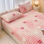 3pcs Heart Pattern Fitted Sheet Set, Soft, Comfortable, and Skin-friendly Fitted Sheet, Suitable for Bedrooms and Guest Rooms (1 Fitted Sheet, 2 Pillowcases, Does Not Include Inserts)