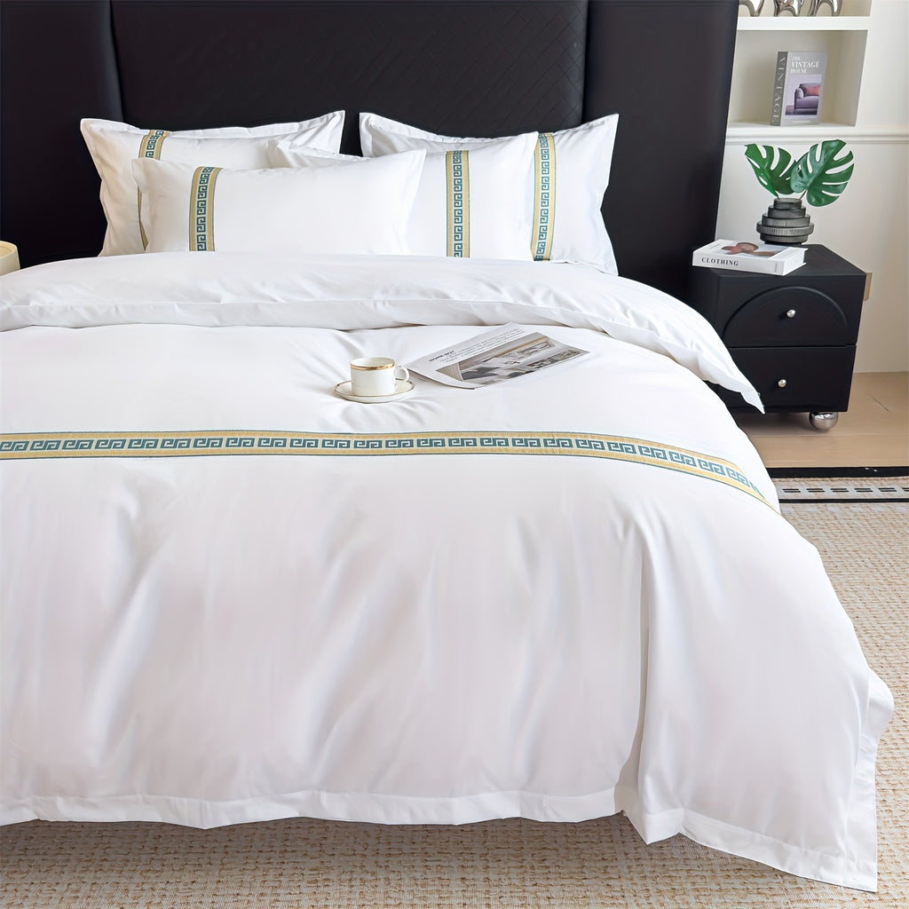 4pcs Hotel Duvet Cover Set, White Embroidered Four-Piece Luxury Bedding Set, Includes 1 Duvet Cover + 1 Flat Sheet + 2 Pillowcases, Soft and Comfortable for All Seasons, Suitable for Hotel and Guest Room Bedding