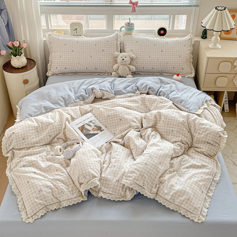 4pcs New Style Bedding, Cloud-Feel Crinkle Yarn Lace Design, Includes 1 Duvet Cover + 1 Flat Sheet + 2 Pillowcases, Fresh Country Style, Skin-Friendly and Breathable, Soft and Gentle, Printing and Dyeing, Delicate Touch, Suitable for Dormitories