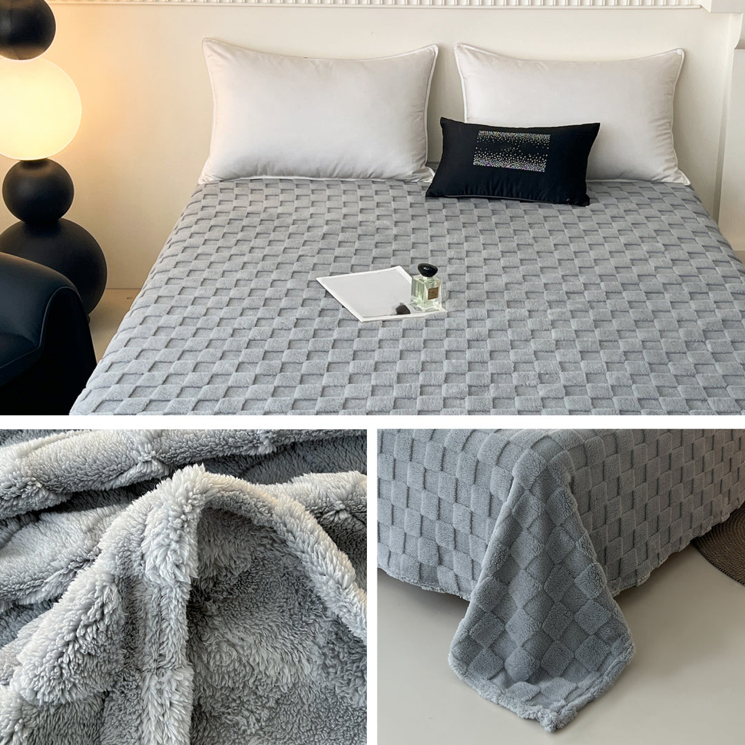WERVITY Soft and Gentle Khaki Queen-Size Sofa Throw - Plaid Plush Holiday Blanket, Gift for All Ages, Adorable Soft Comfortable Spring Bedroom Home Decor Blanket, Machine Washable