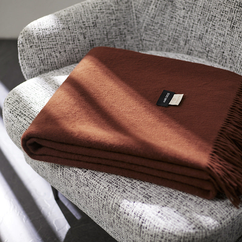 Cozy And Elegant, This French-Style Wool Blanket Is Perfect for All Seasons, Ideal for Snuggling on The Sofa Or Using As a Light Cover in Air Conditioning