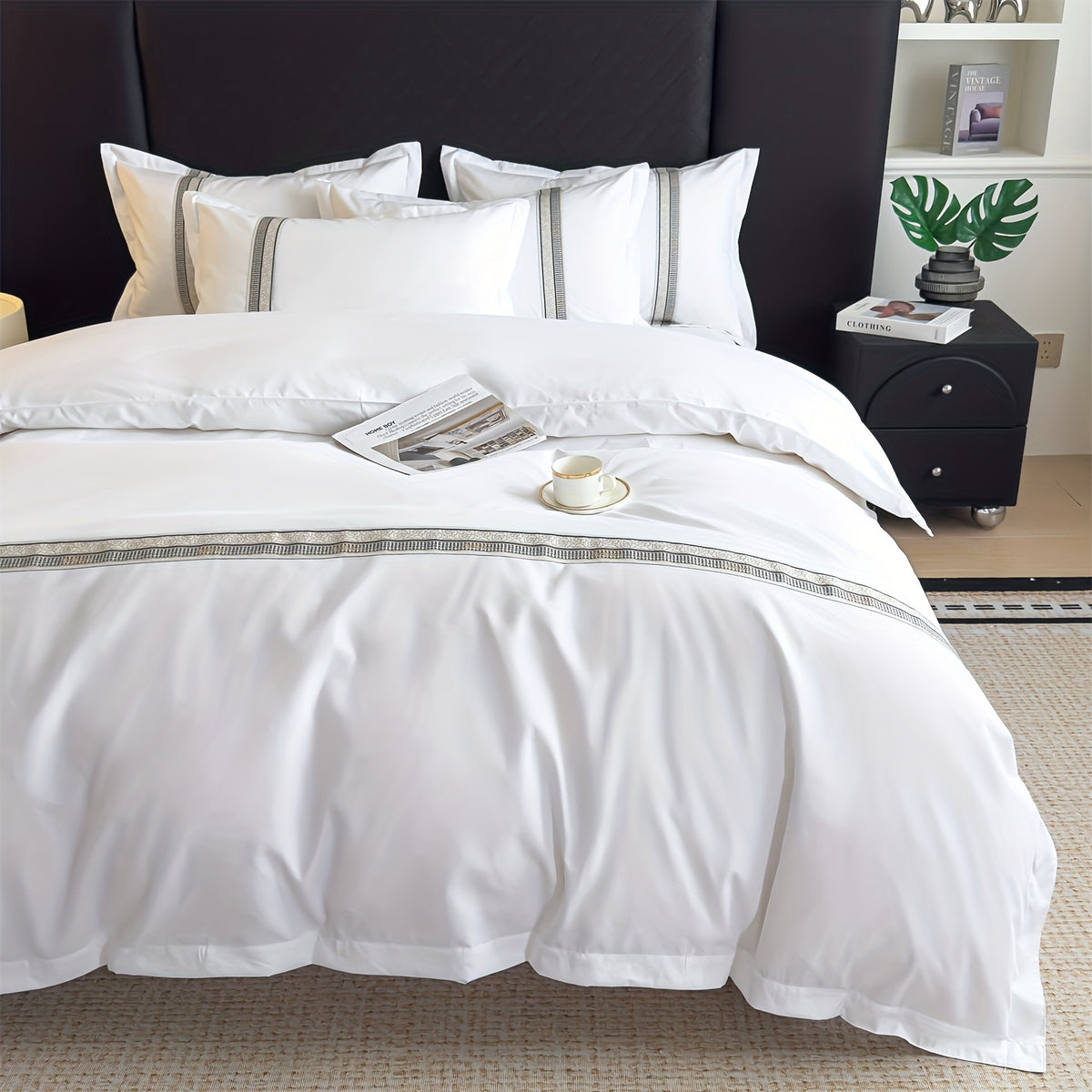 4pcs Hotel Duvet Cover Set, White Embroidered Four-Piece Luxury Bedding Set, Includes 1 Duvet Cover + 1 Flat Sheet + 2 Pillowcases, Soft and Comfortable for All Seasons, Suitable for Hotel and Guest Room Bedding