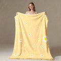 Soft | Skin-Friendly Soft Skin-Friendly 1pc Daisy Flannel Blanket | Comfortable, Machine Washable, Non-Shedding | Ideal for Couch, Living Room, Bedroom, Nap, Camping, Travel, All-Season Use