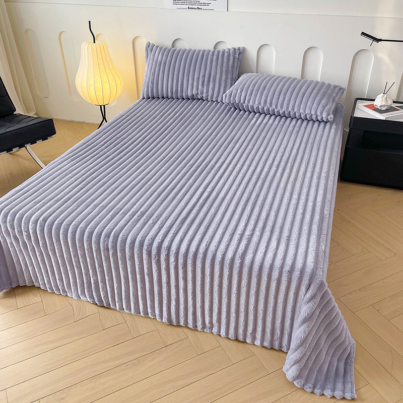 1pc of Luxurious Faux Rabbit Fur Chenille Striped Throw Blanket, Suitable for Travel, Sofa, Bed, Office, and Home Decor, Lap Blanket, Bed Blanket, Knee Blanket, Outdoor Travel Blanket, Soft, Warm, and Cozy, a Beautiful and Comfortable Warm Blanket