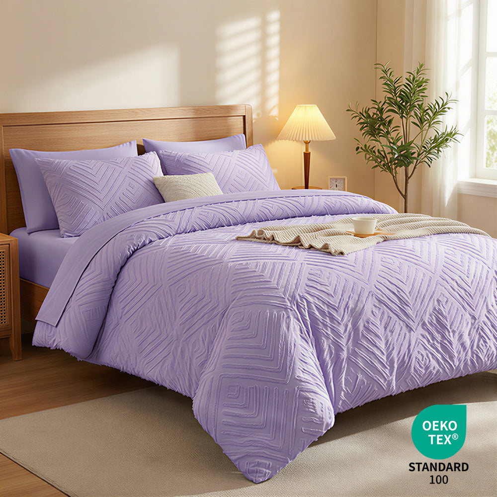 7pcs Bedding Ensemble for Year-Round Use, Featuring a Grid Cut Quilt Set with 1 Quilt, 1 Flat Sheet, 1 Mattress Protector, And 2 Or 4 Pillow Covers, Designed for Easy Comfort with High-Quality, Soft Material
