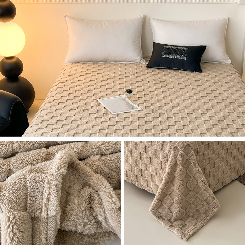 WERVITY Soft and Gentle Khaki Queen-Size Sofa Throw - Plaid Plush Holiday Blanket, Gift for All Ages, Adorable Soft Comfortable Spring Bedroom Home Decor Blanket, Machine Washable