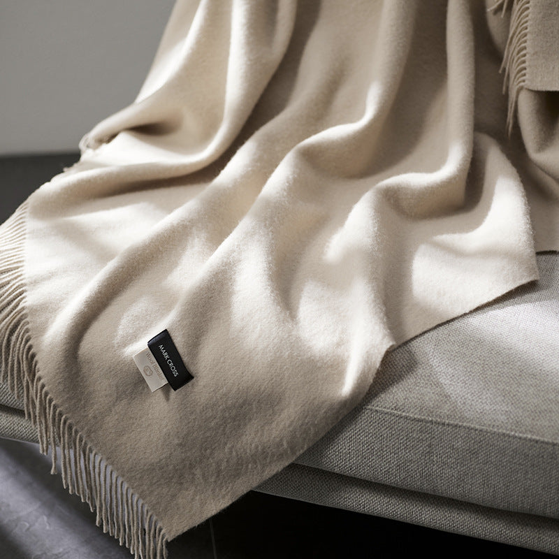Cozy And Elegant, This French-Style Wool Blanket Is Perfect for All Seasons, Ideal for Snuggling on The Sofa Or Using As a Light Cover in Air Conditioning